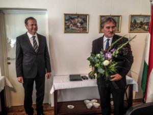 Bárdos Gyula megköszöni a kitüntetést