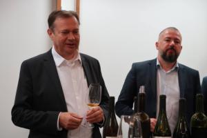 Bor-mesterkurzus a pozsonyi nagykövetségen