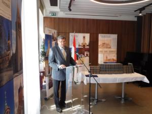 Borovszky-monográfia átadása a CSEMADOK-nak